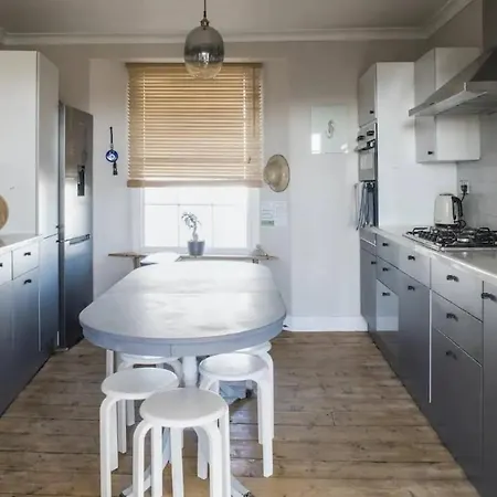 Semesterbostad Townhouse With Panoramic Sea View Terrace