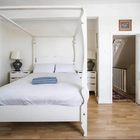 Townhouse With Panoramic Sea View Terrace Semesterbostad *